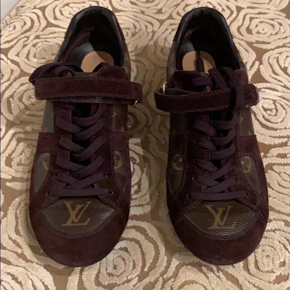Brand New Louis Vuitton Sneaker size 38